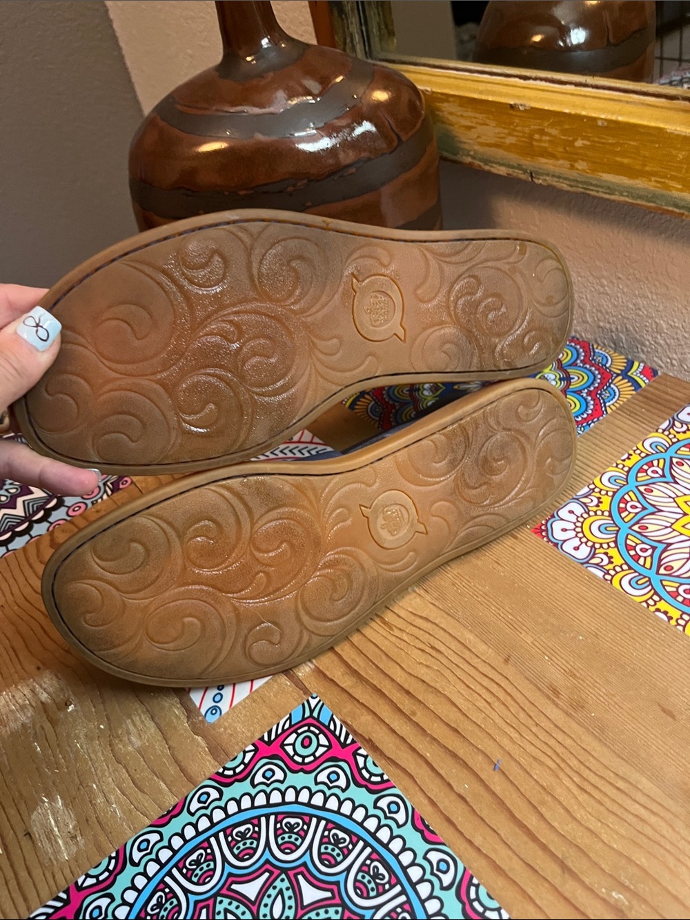 Born Women's Iwa Flat Leather Sandal Navy Marine Sz 8 - Picture 10 of 10